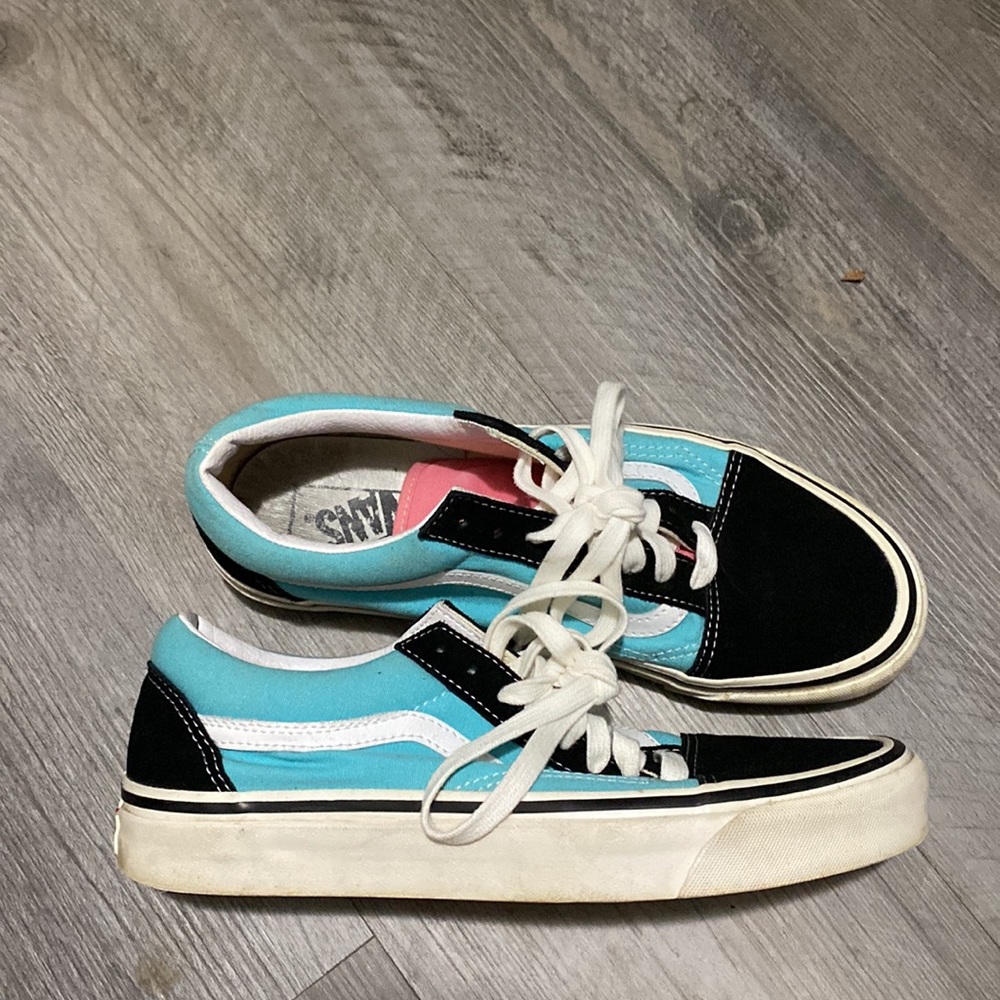 Vans 8.5 shoe
